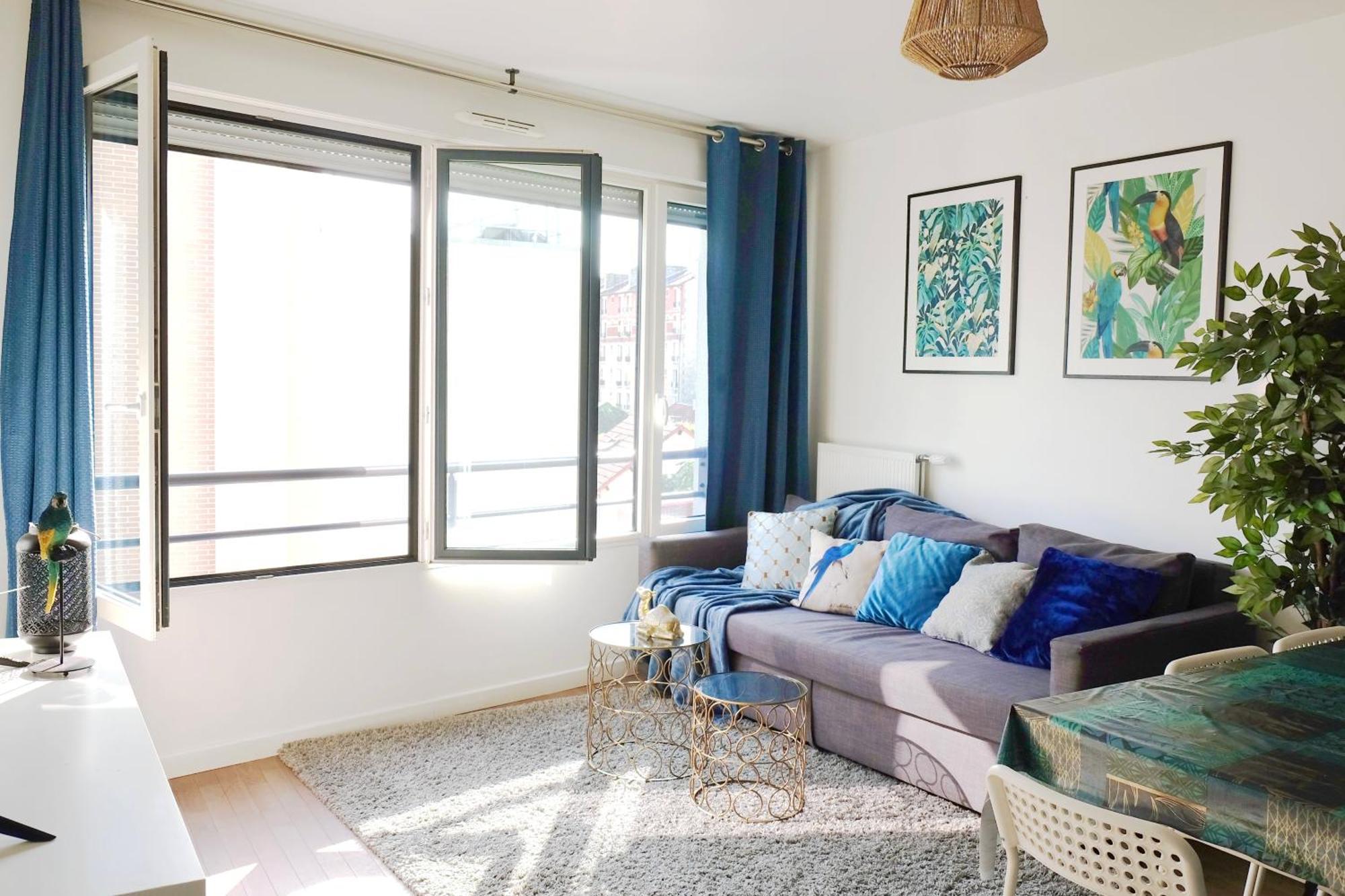 Summer In Paris Apartment